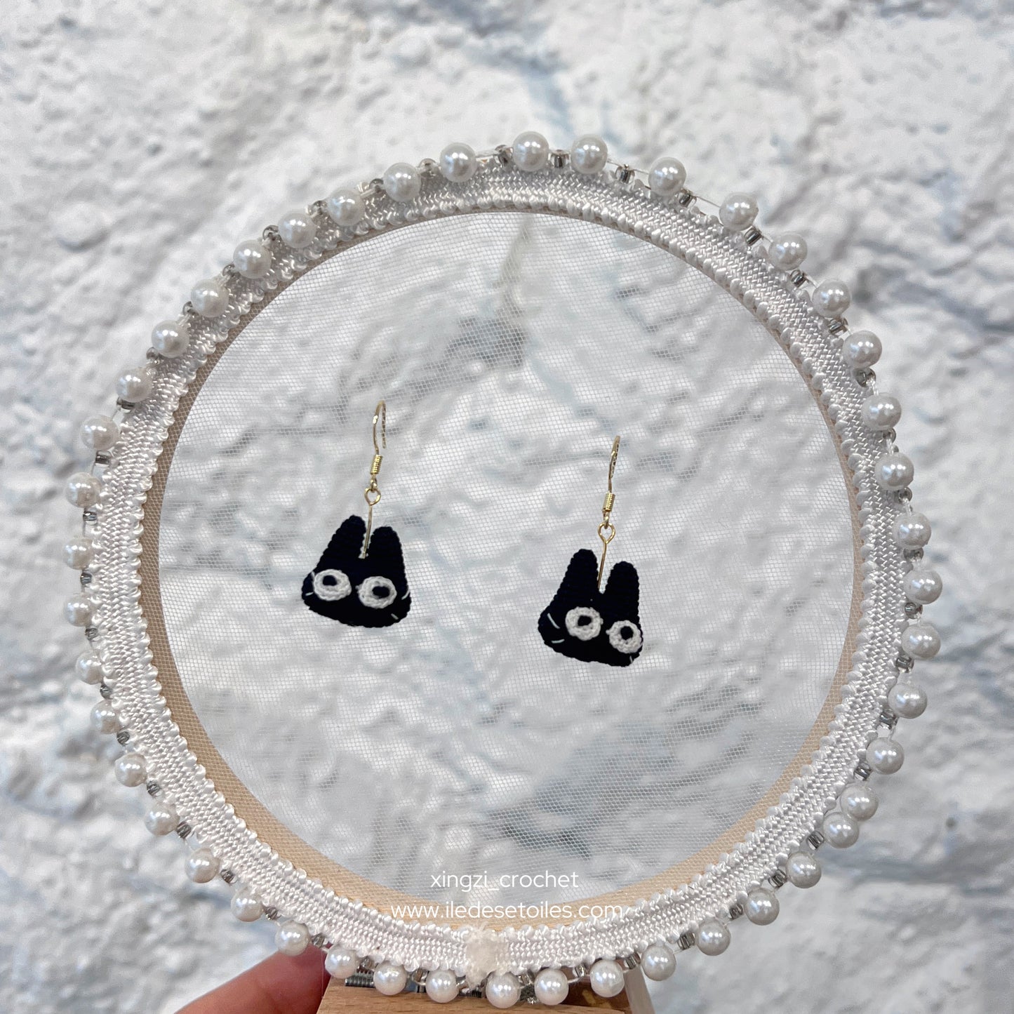 Boucles d'oreilles chat noir à micro-crochet