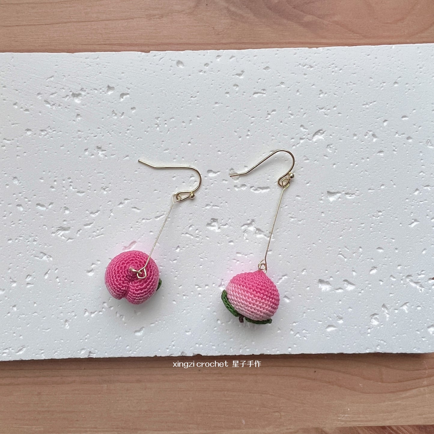Boucles d'oreilles Peach micro crochet