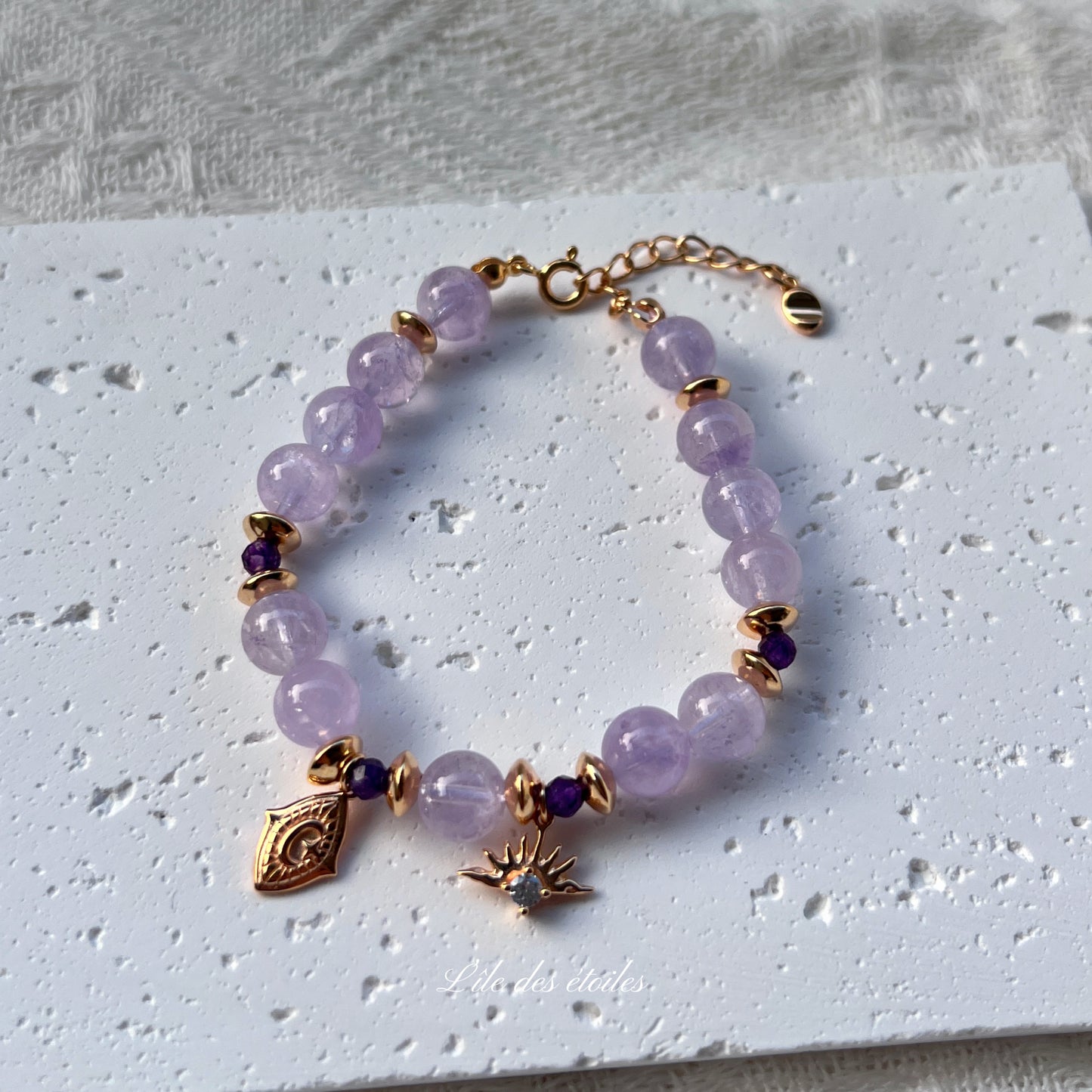 Bracelet en argent avec améthyste et pierres blanches