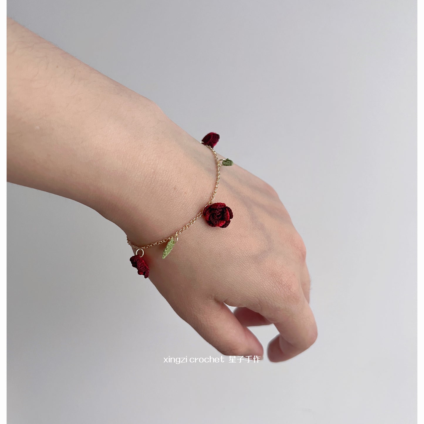 Bracelet micro crochet fleurs, tournesol/rose
