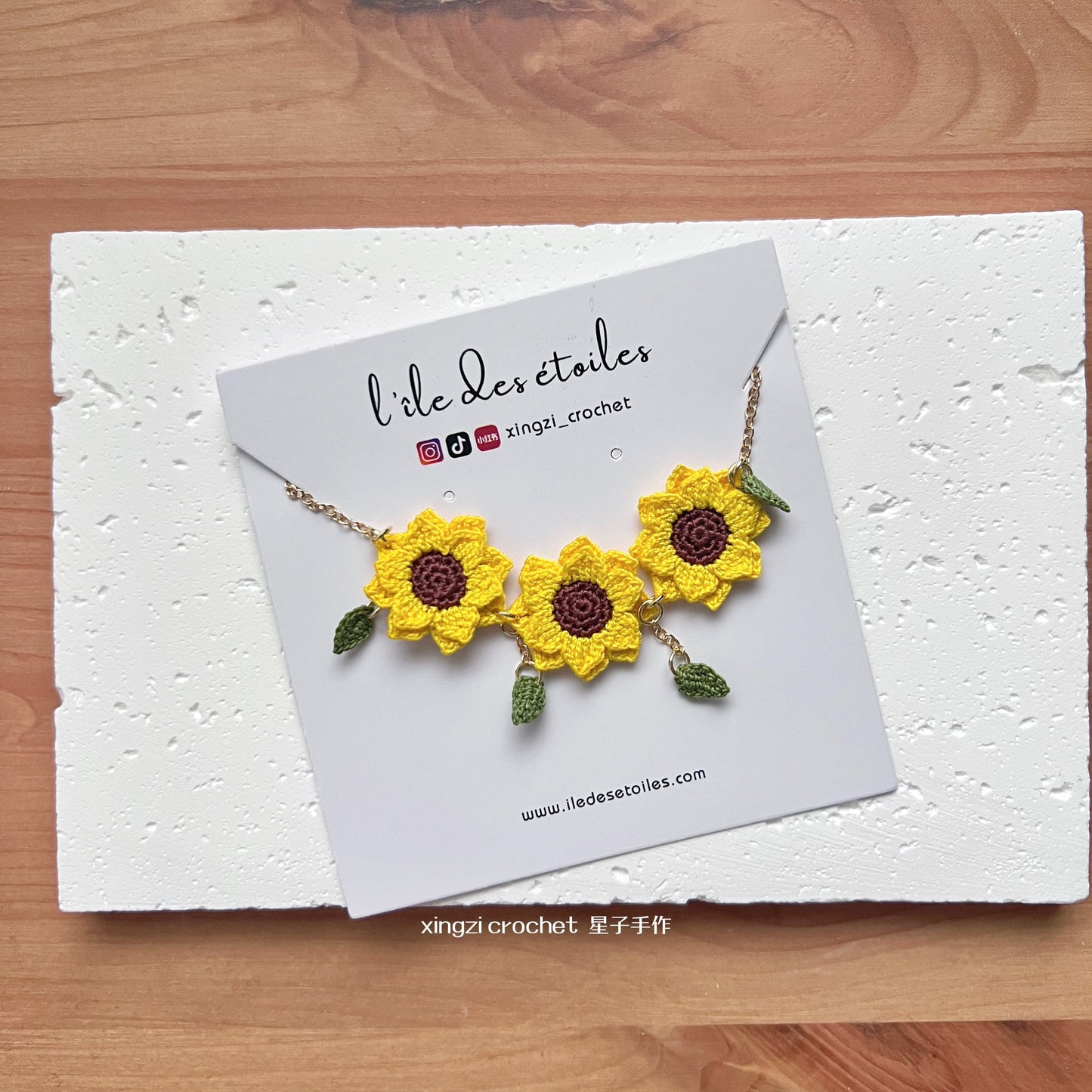 Bracelet micro crochet fleurs, tournesol/rose
