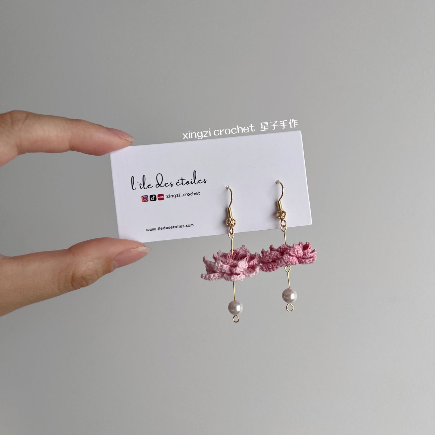 Boucles d'oreilles Lotus en Micro Crochet avec perles décoratives