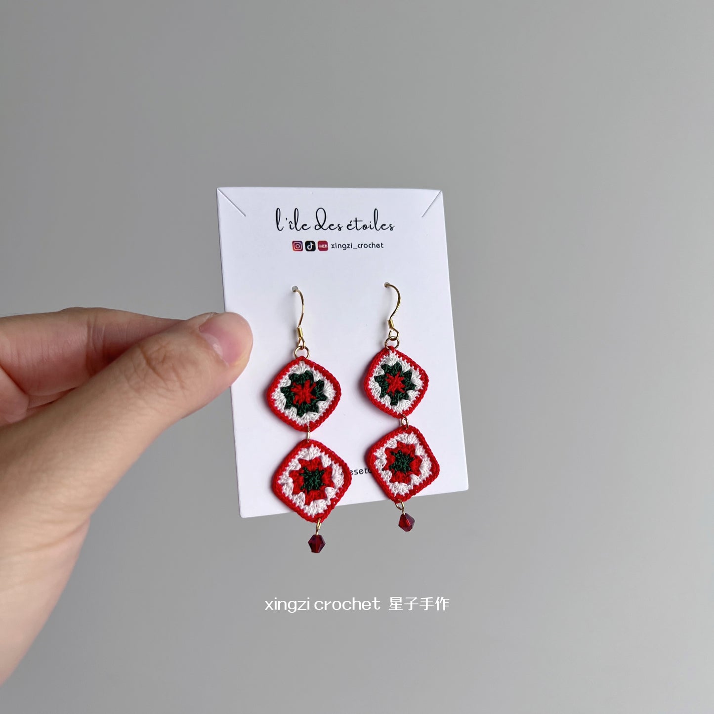 Édition limitée Noël | boucles d'oreilles à motif de Noël en micro crochet