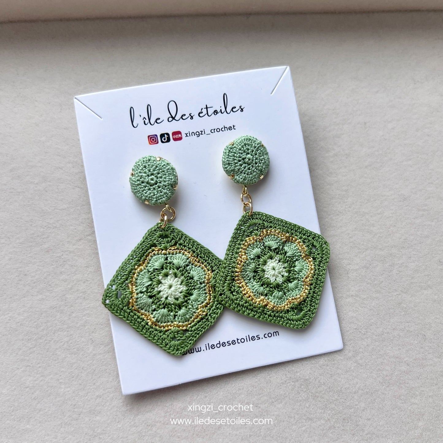 Beaux motifs délicats en micro crochet