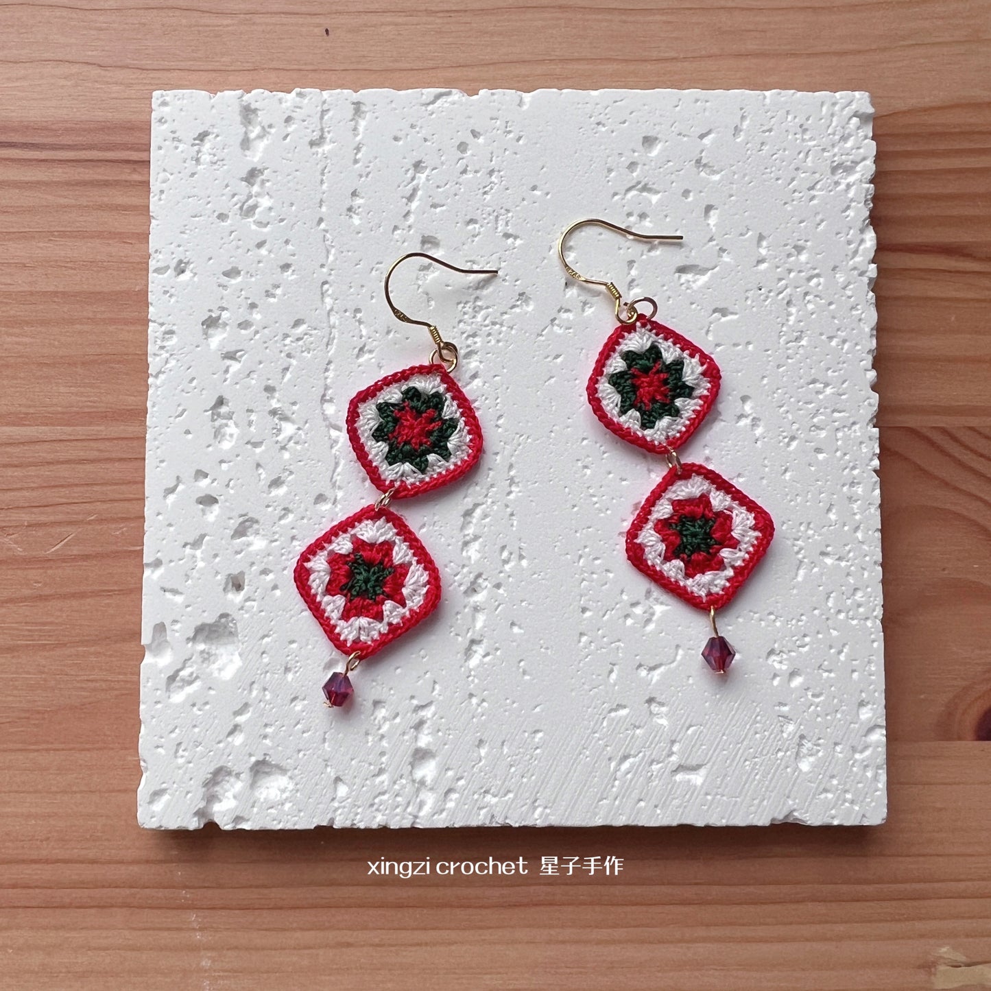 Édition limitée Noël | boucles d'oreilles à motif de Noël en micro crochet