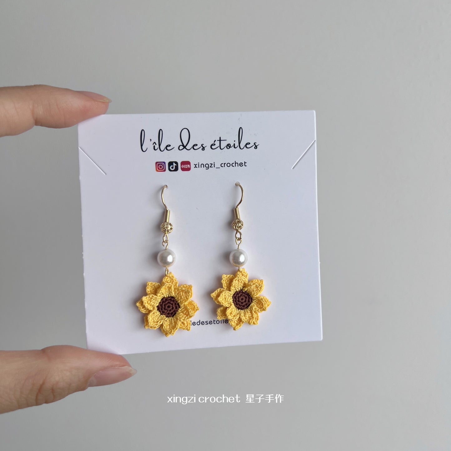 Boucles d'oreilles collier et bracelet tournesol à micro-crochets