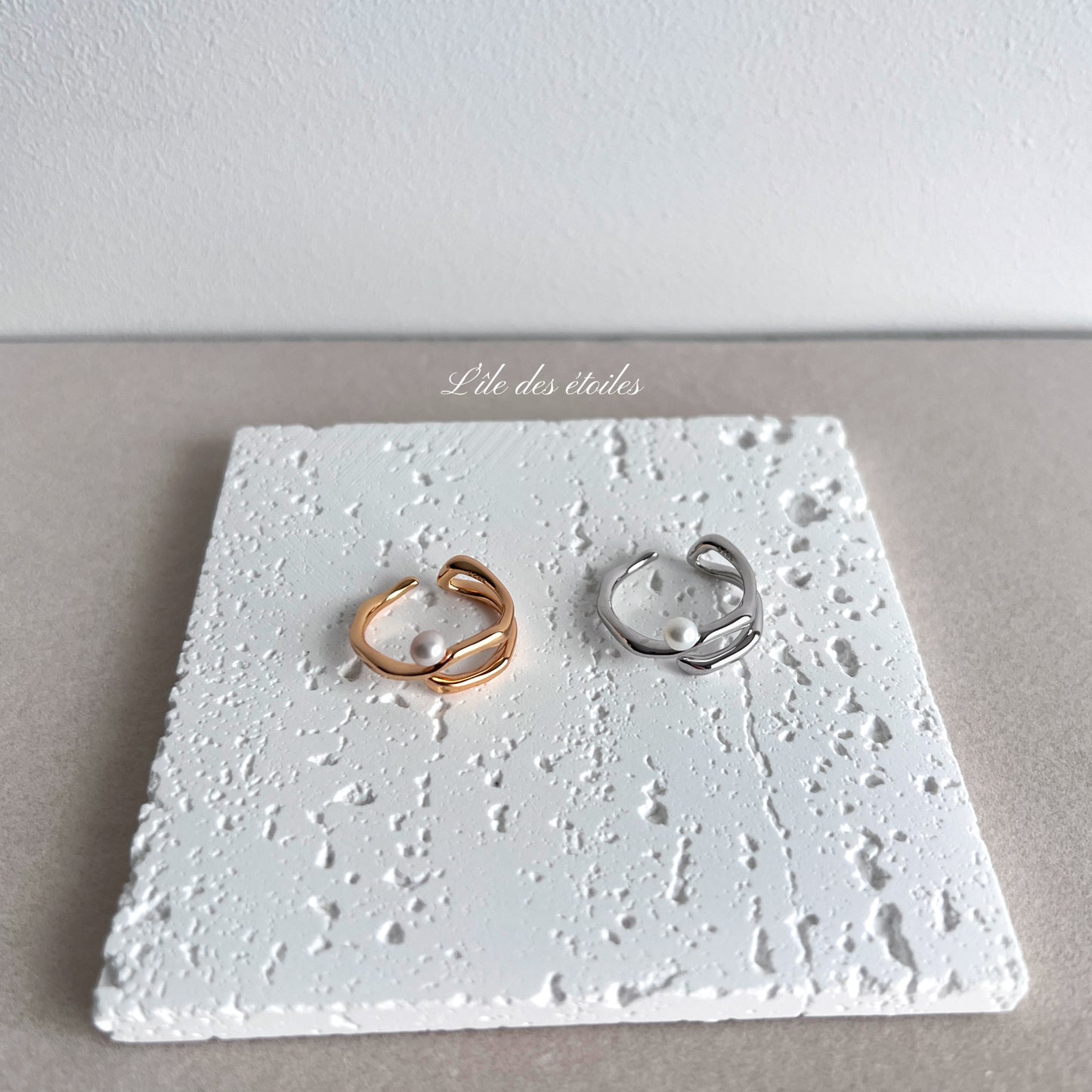 Bague en argent S925 avec une petite perle de 4 mm
